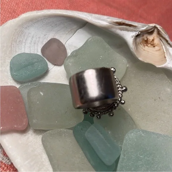 Chanel Black Pearl Pink Rhinestone Logo Ring - Picture 8 of 10